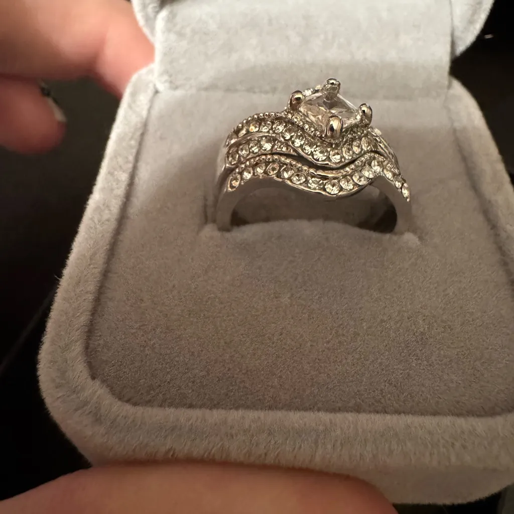 Elegant Teardrop Ring, pink stone bracelet, square ring set Silver - Image 10