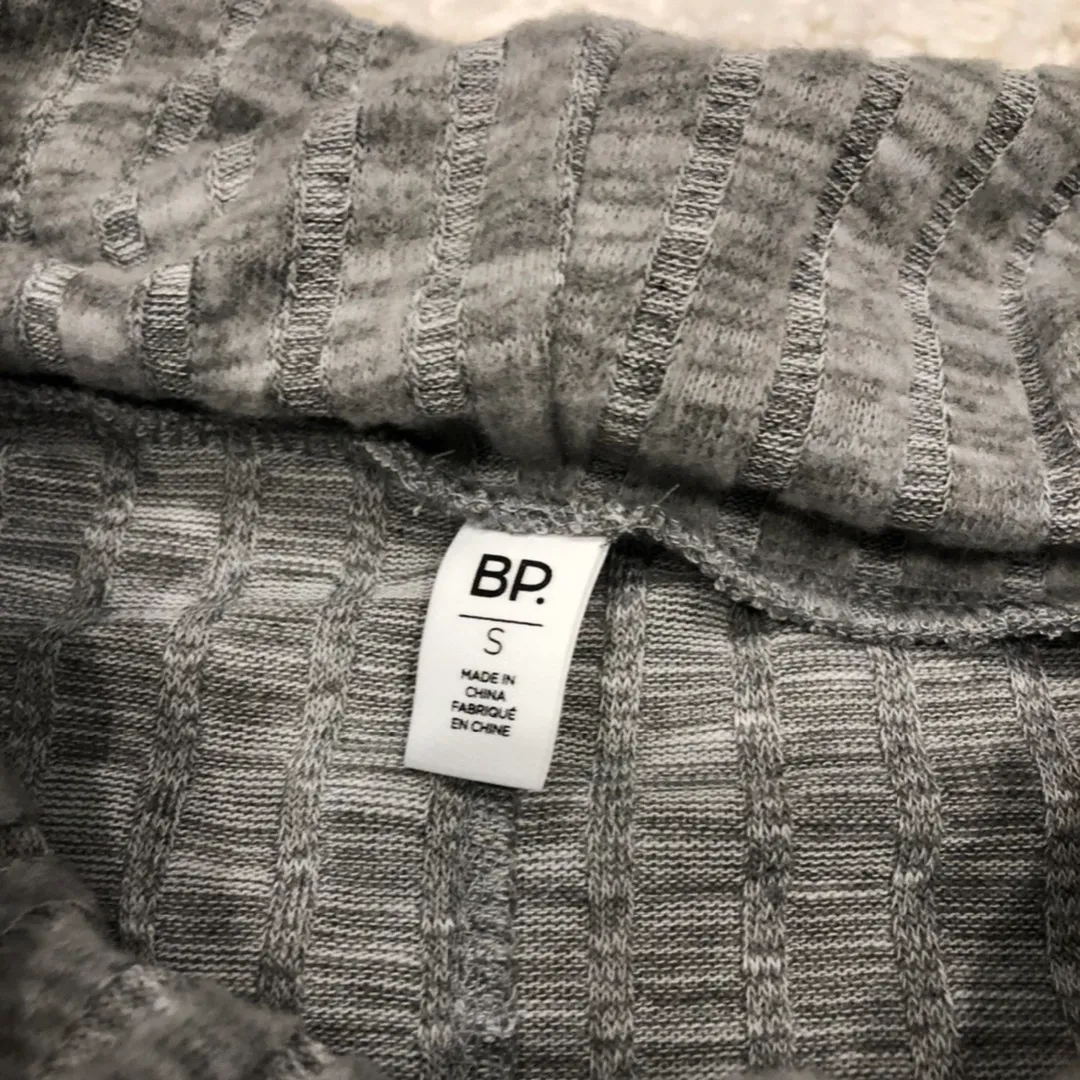 Cozy Ribbed Turtleneck Long Sleeve Top Grey S - Image 6