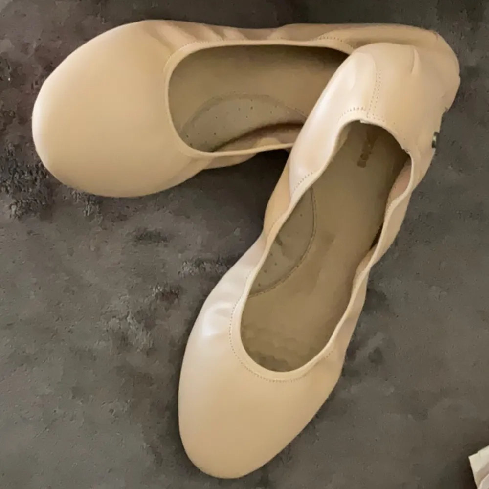 Hush Puppies Chaste Ballet Slippers, 11 wide, nude leather - Image 2