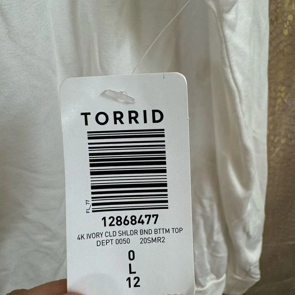 Torrid Ivory Cold Shoulder Super Soft Banded Bottom Tee 0 L 12 NWT - Image 5