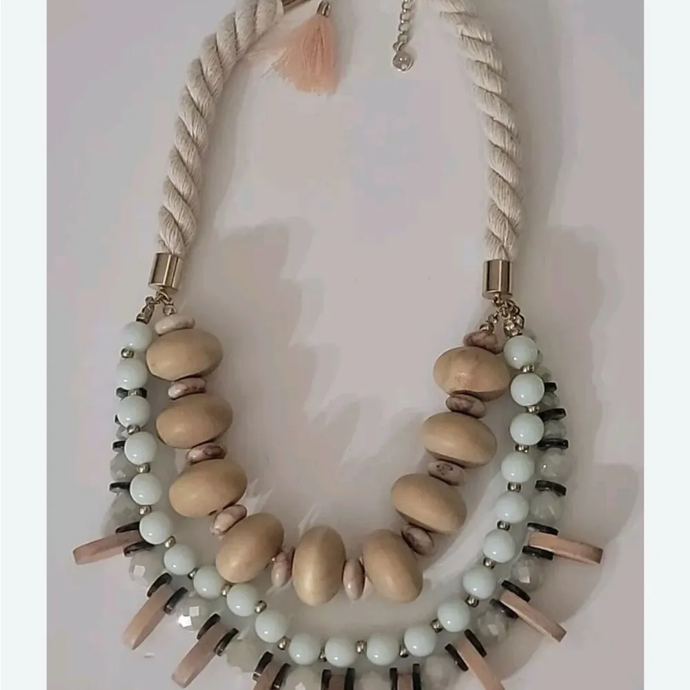 Ann Taylor Loft Elegant Cream and Brown Beaded Necklace - Image 8
