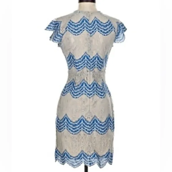 Elegant Blue and Cream Lace Dress - Image 4