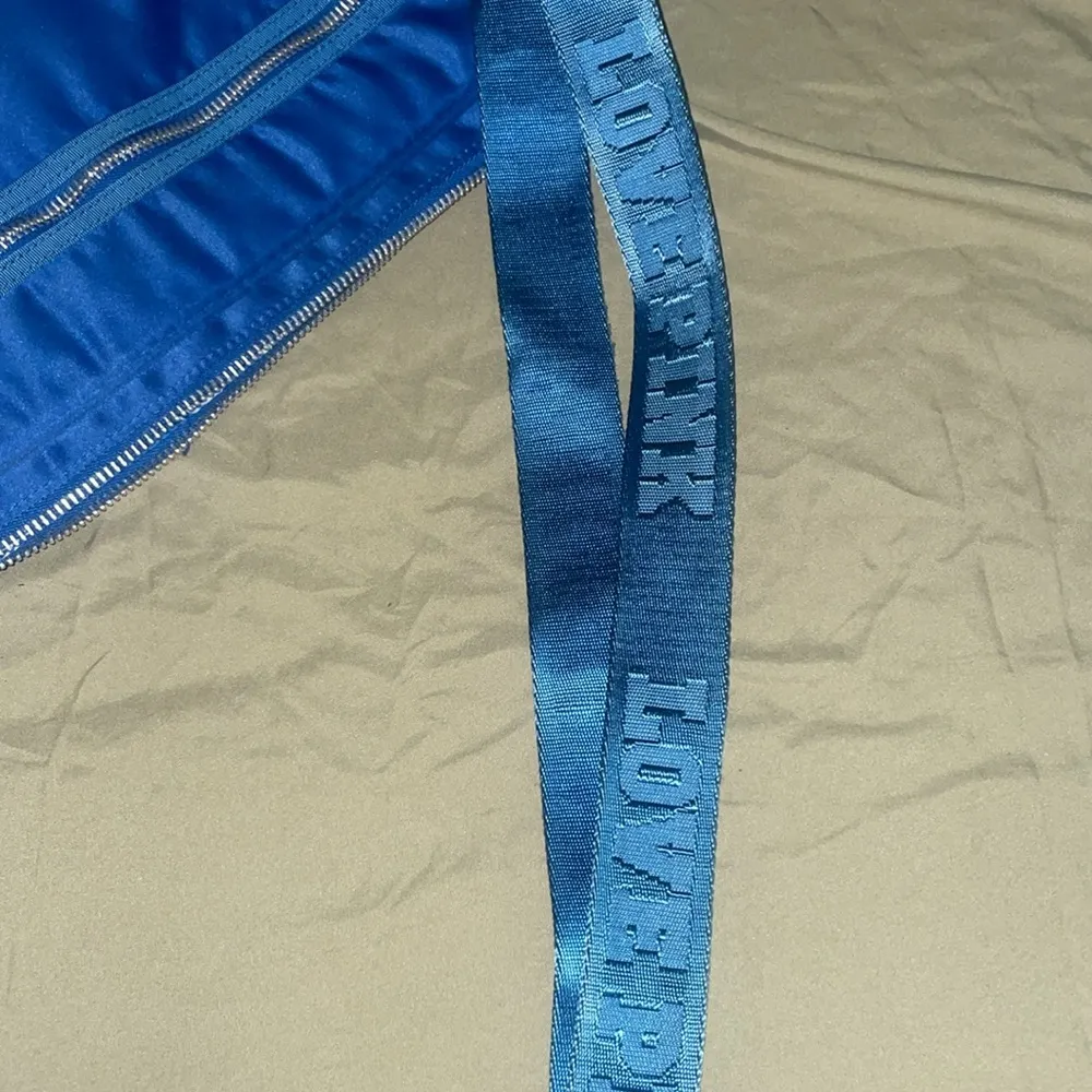 Victoria Secret pink laptop bag - Image 15