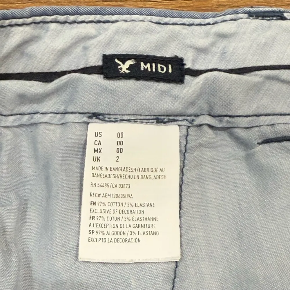 American Eagle Stretch Midi Khaki Shorts - Image 10