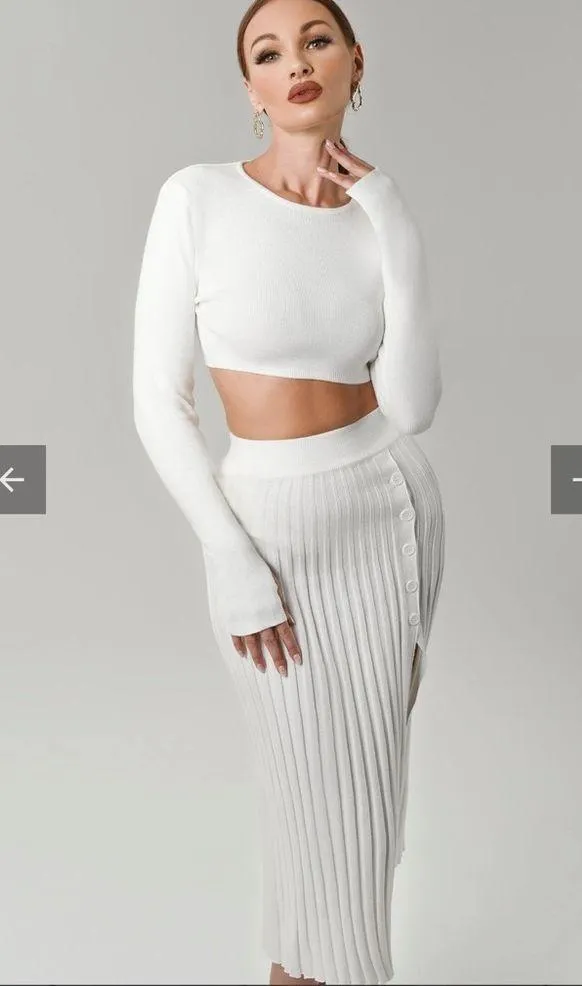 HIGH SLIT LONG SLEEVE PLEATED KNIT SWEATER AND SKIRT MATCHING SET - Image 14