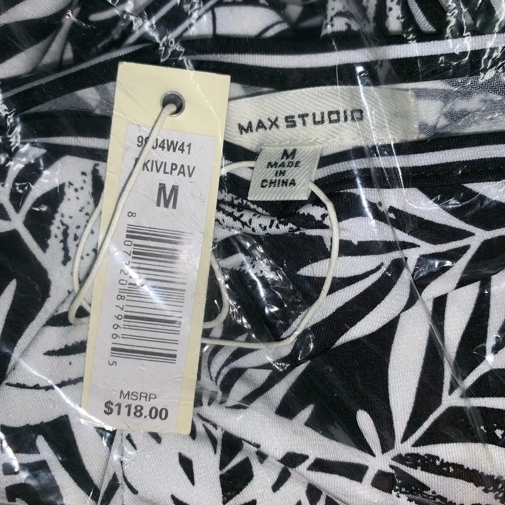 NEW Max Studio Palm Printed Sleeveless Jumpsuit size M Black - Image 3