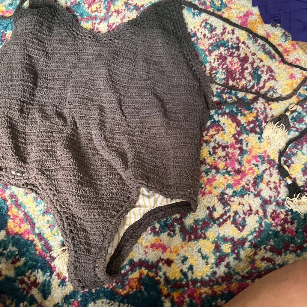 She Made me s/m one piece bathing suit - Image 3