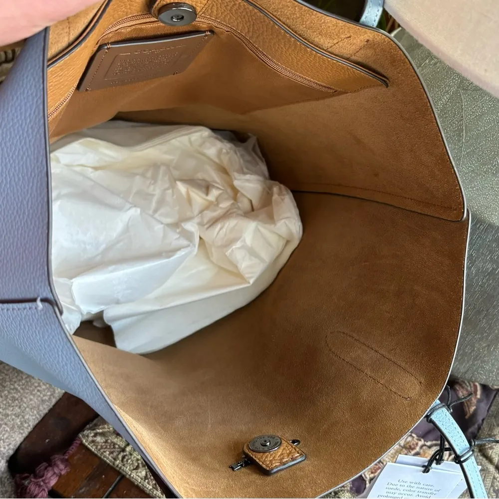 Authentic COACH Pebbled leather/suede snap long Tote - Image 4