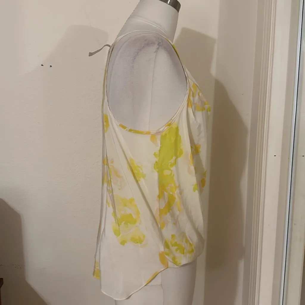 CROSSOVER SILK CAMI IN DELICATE FLORAL PRINT - Image 3