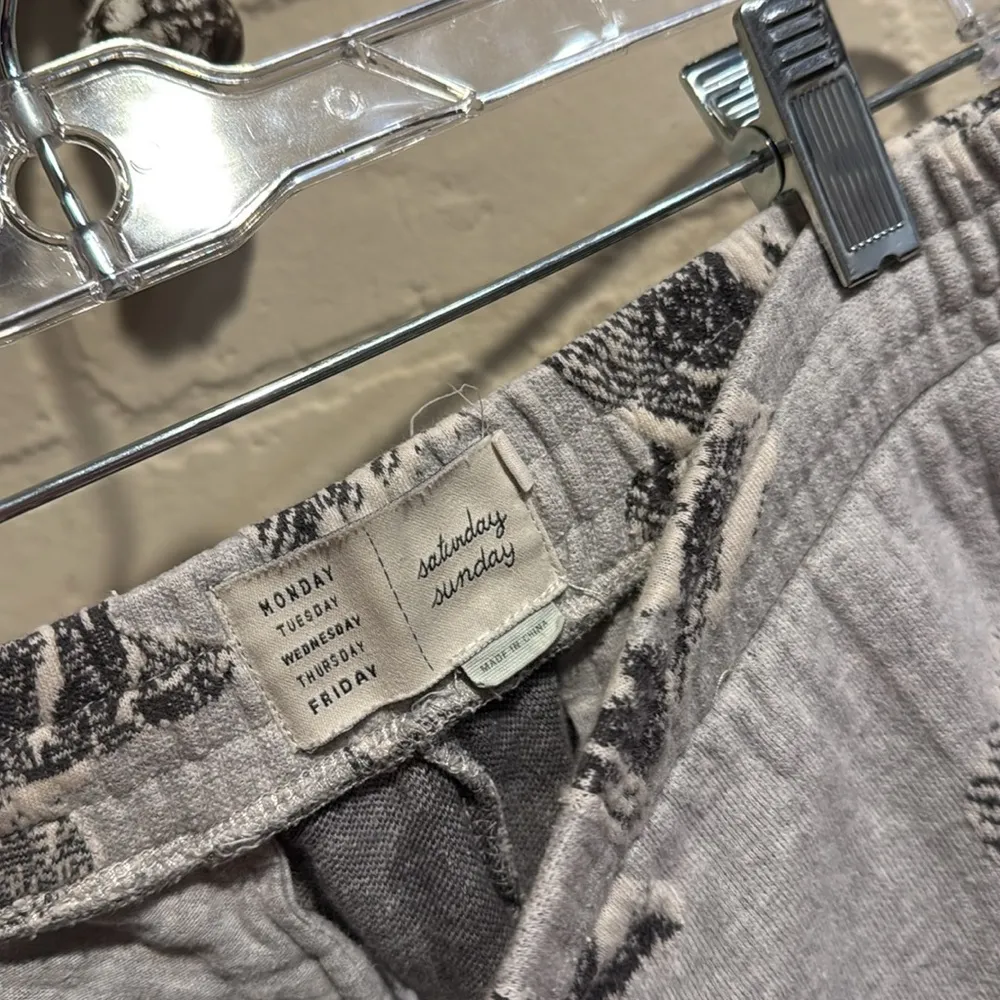 Anthropologie Gray Joggers floral abstract print Saturday Sunday small cotton - Image 4