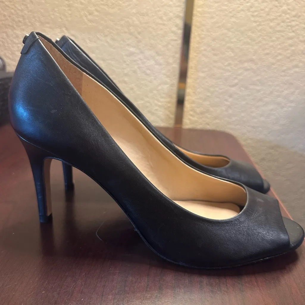 Antonio Melani  Black Heels Classic Design - Image 2