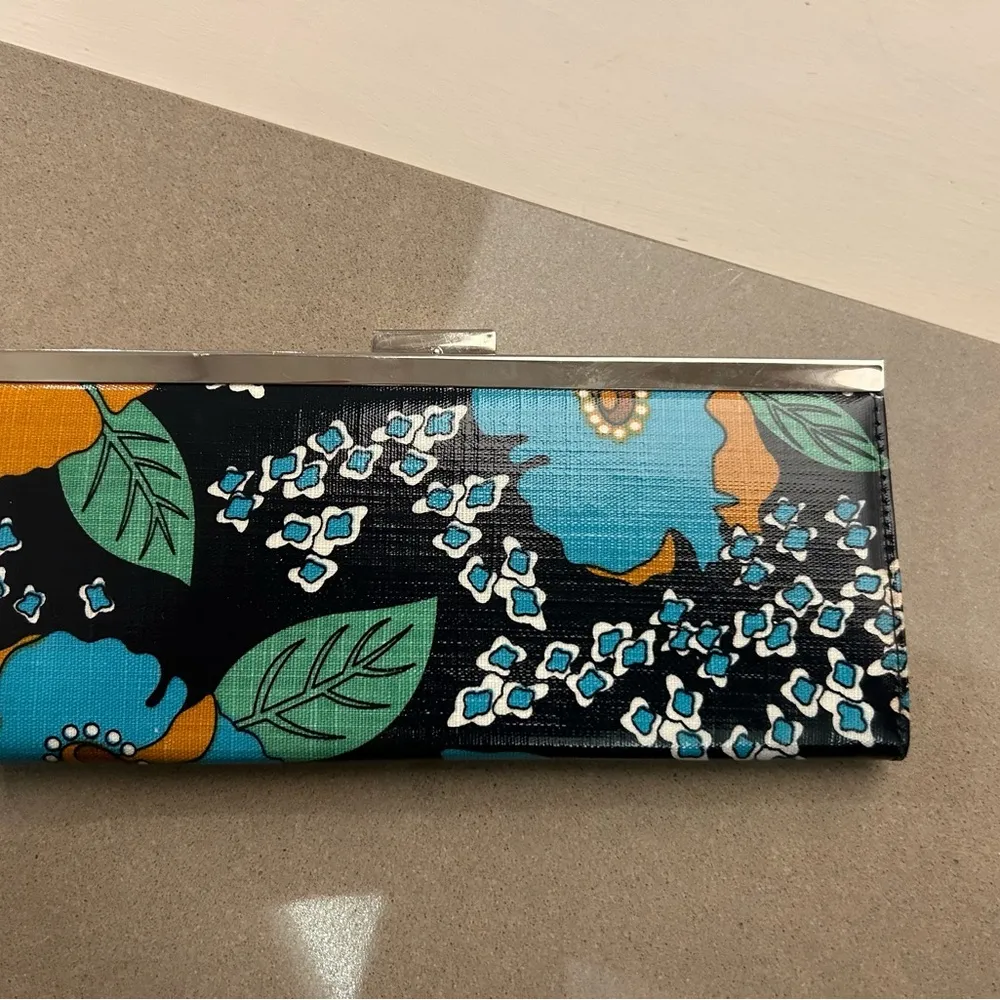 Clutch Black and Orange Floral Clutch with Retro Design - Image 2