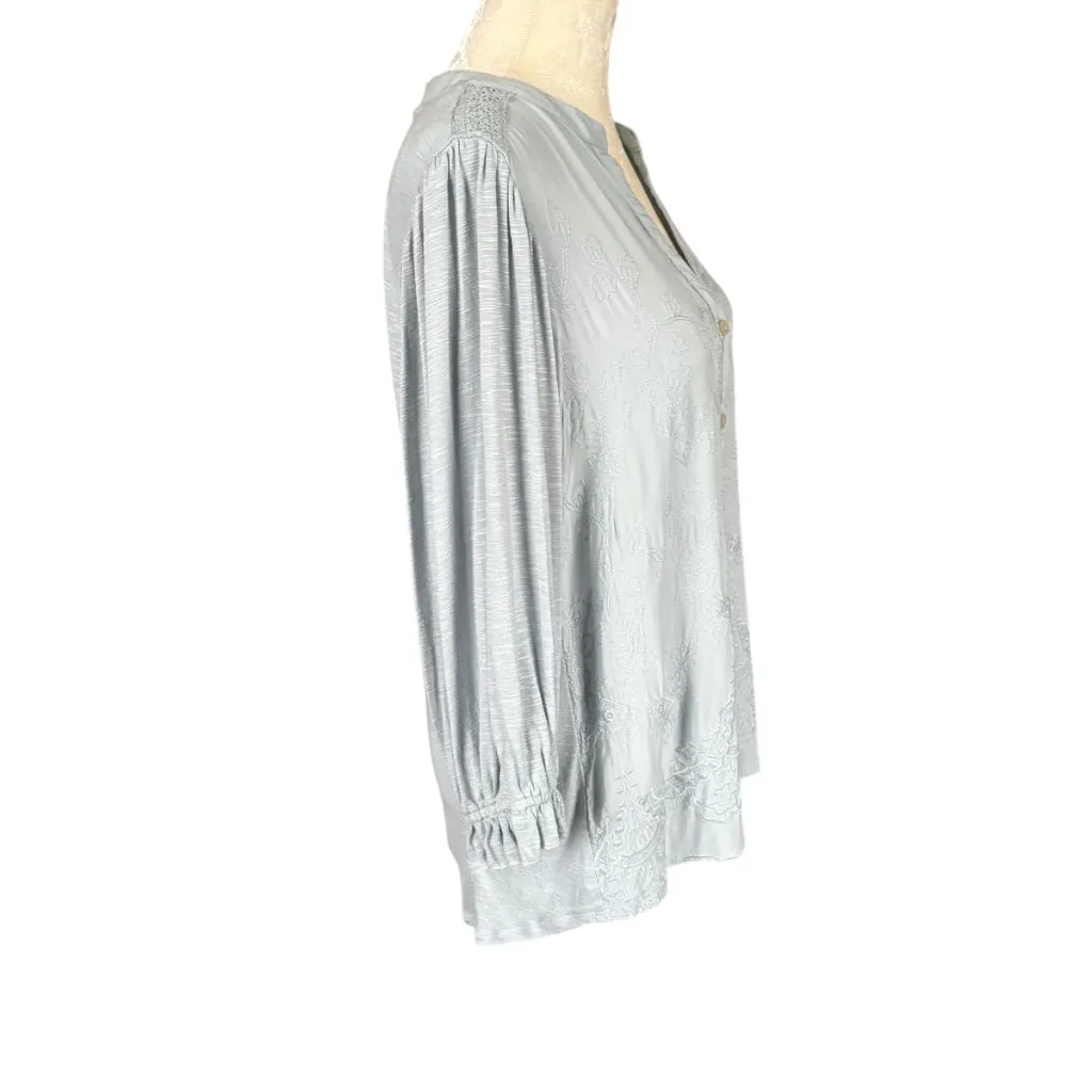 Democracy women's 3/4 sleeve button down v-neck embroidered top size medium - Image 3