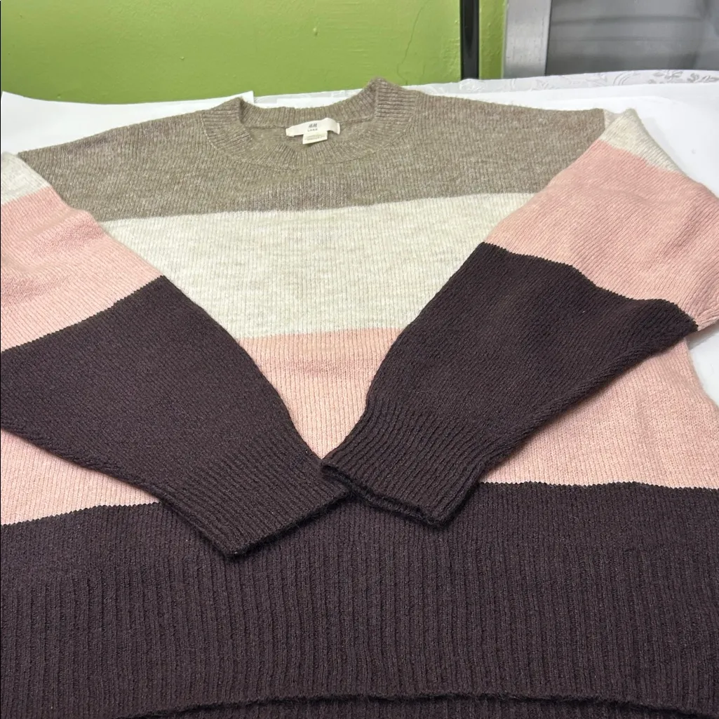 H&M Men's Beige Crewneck Sweater - Image 3