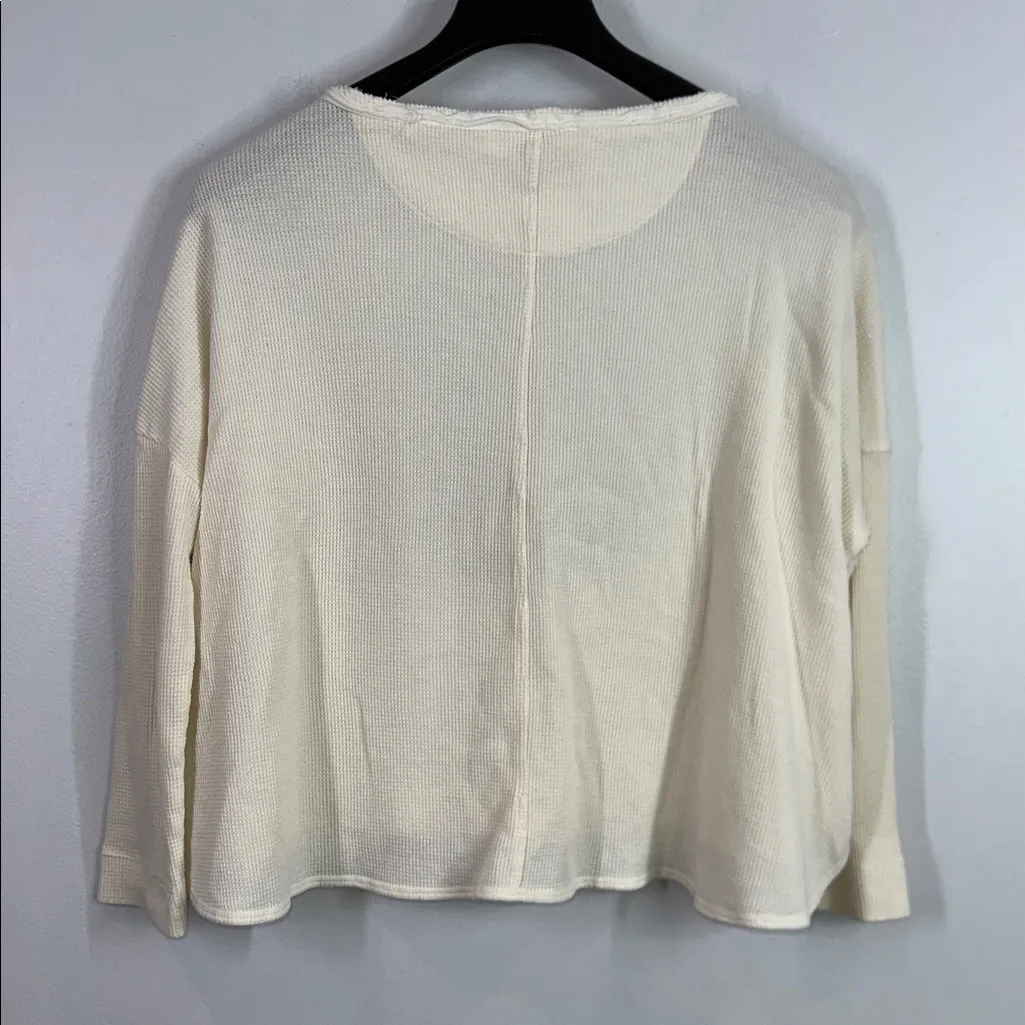 Anthropologie gratitude graphic thermal long sleeve oversized tee size small - Image 6