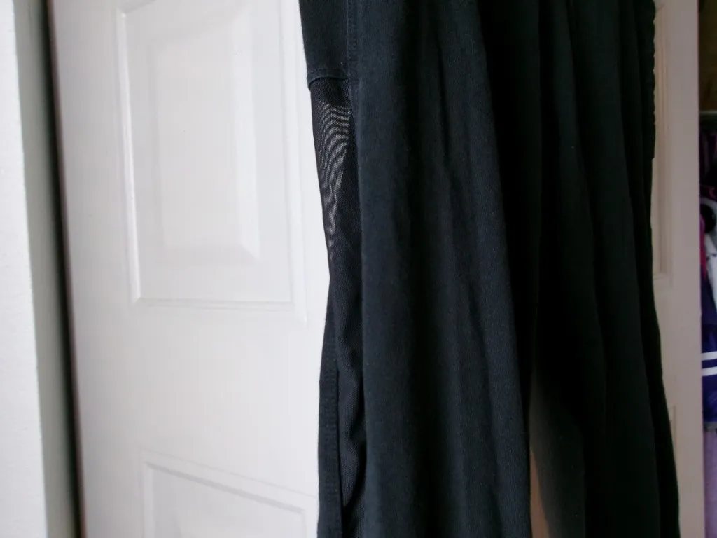 PINK Victoria's Secret pink all over band leggings in black and white size medium. - Image 5