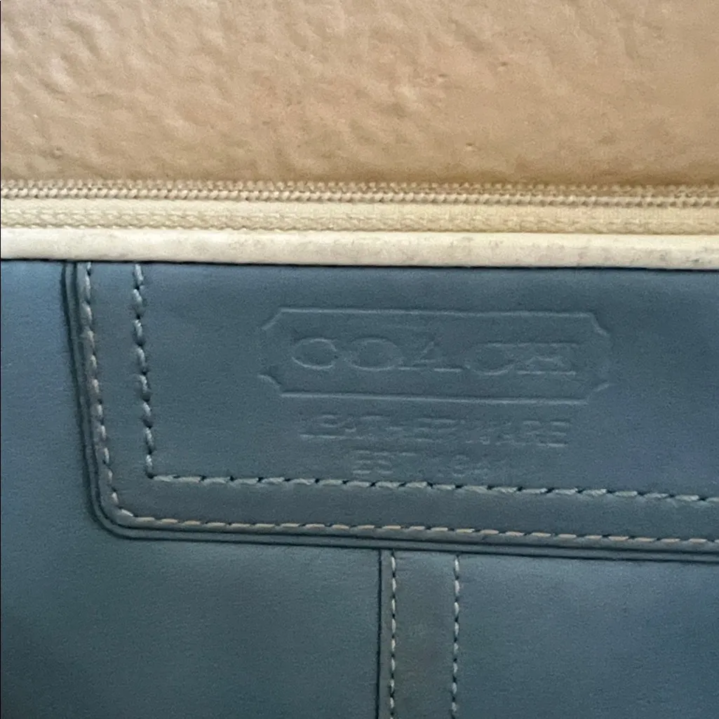 Coach Blue and White Leather Wristlet - Image 3