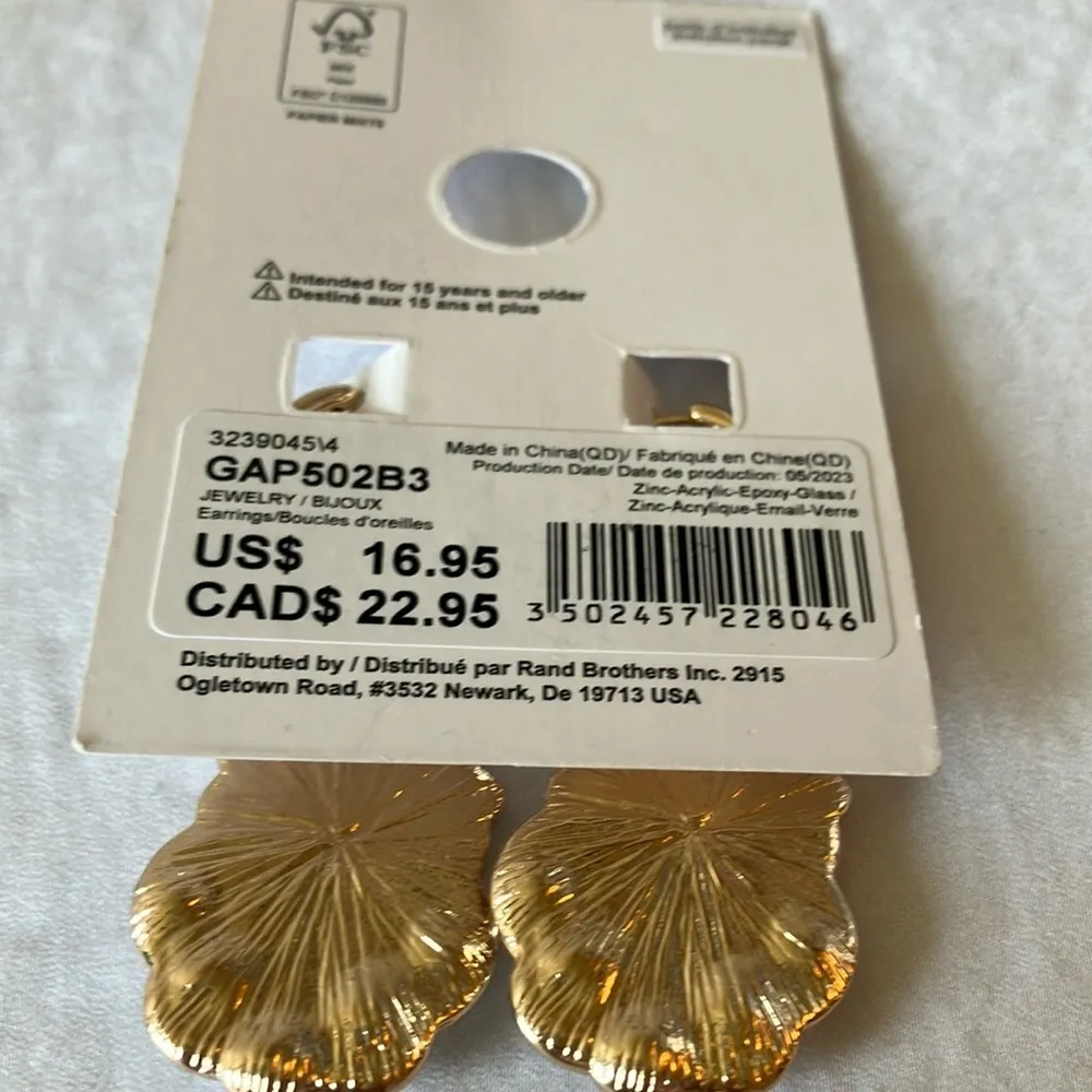 GAP: Gold Tone Festive Santa Hoop Earrings- Faux Pearls - Image 4