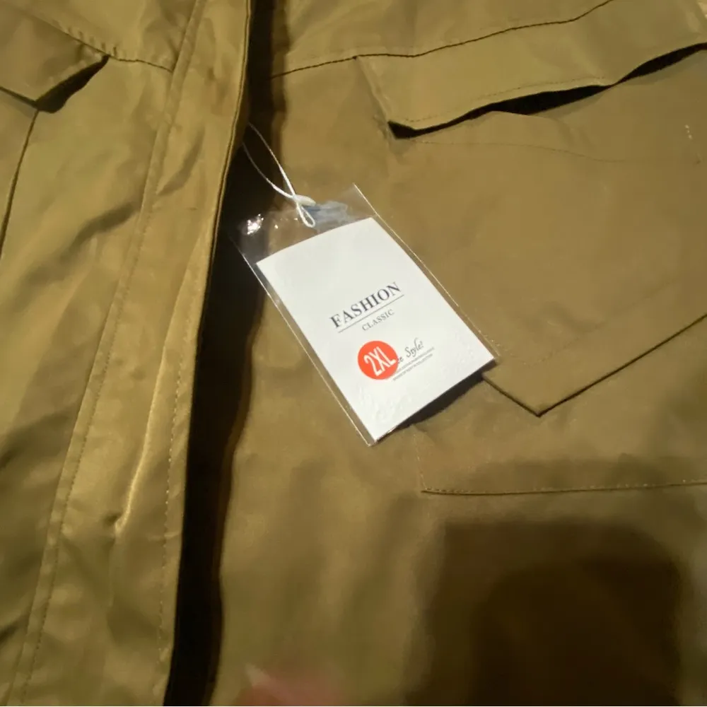 🏷️🏷️NWT unisex dark khaki long trench utility type Water/wind proof jacket. Size undefined - Image 2