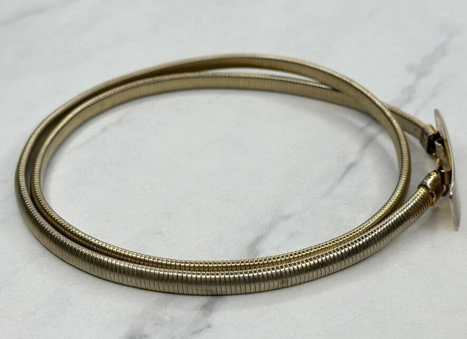 Vintage Gold Tone Bar Buckle Coil Stretch Cinch Belt Small (S) ✨ - Image 6