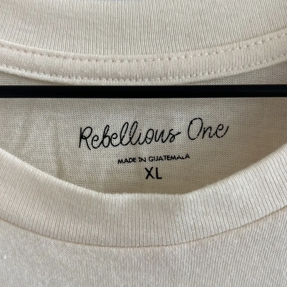 Rebellious One Cream Be Kind to Earth Graphic Tee T-Shirt Earth Day XL - Image 4