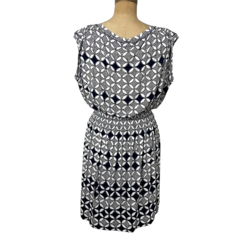 Banana Republic Stretch Geometric V-Neck Dress Size M Black White Modal - Image 4