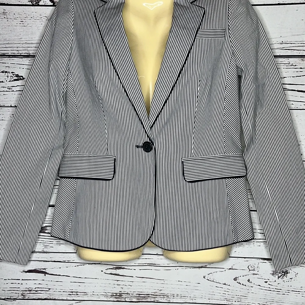 Jones New York Collection NWT Sz 4P Blue & White Stripe The Julia Blazer Jacket - Image 2