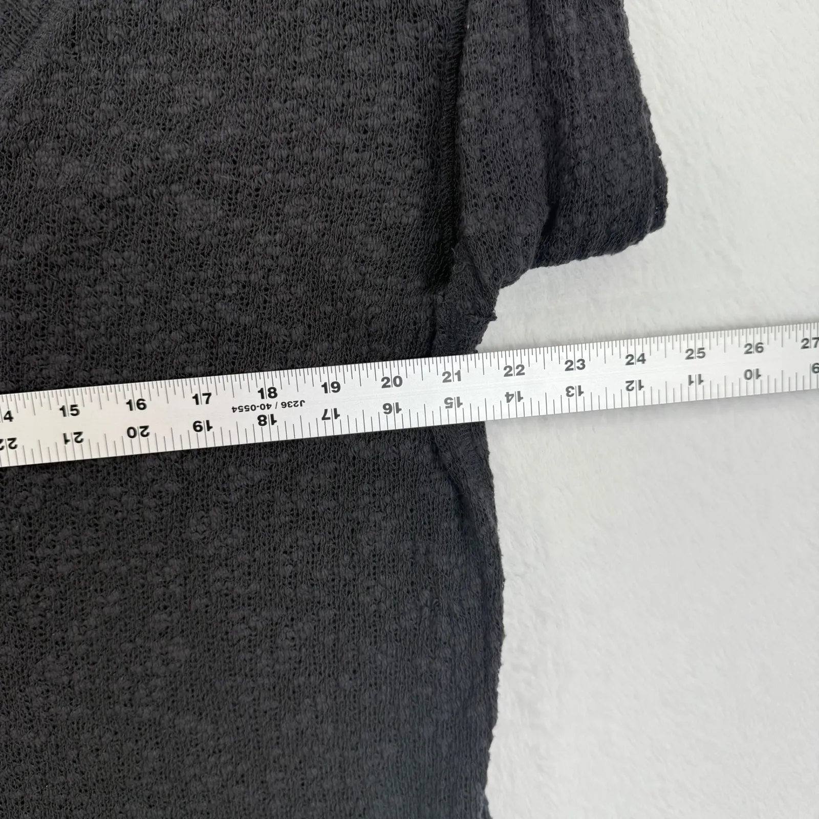 We The Free Top Small Black Long Sleeve V Neck Textured Knit Raw Hem Boho Casual - Image 2