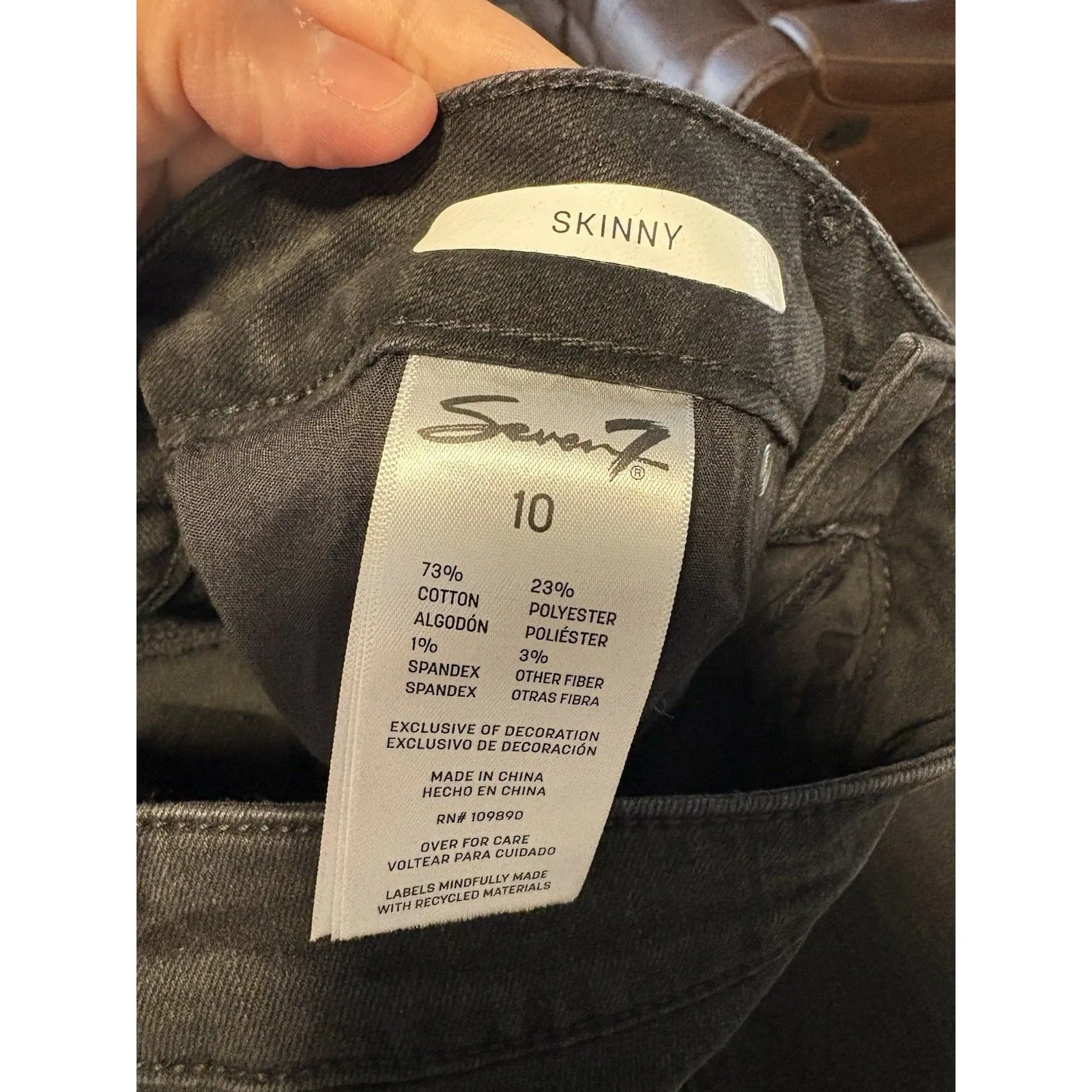 Seven7 Black Skinny Jeans Size 10 Stretch Denim NWT Women's - Image 5