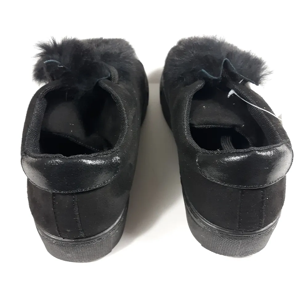 Qupid Women's Size 7 Black Lace Up Low Top Sneakers Shoes Fur Flap - Image 5