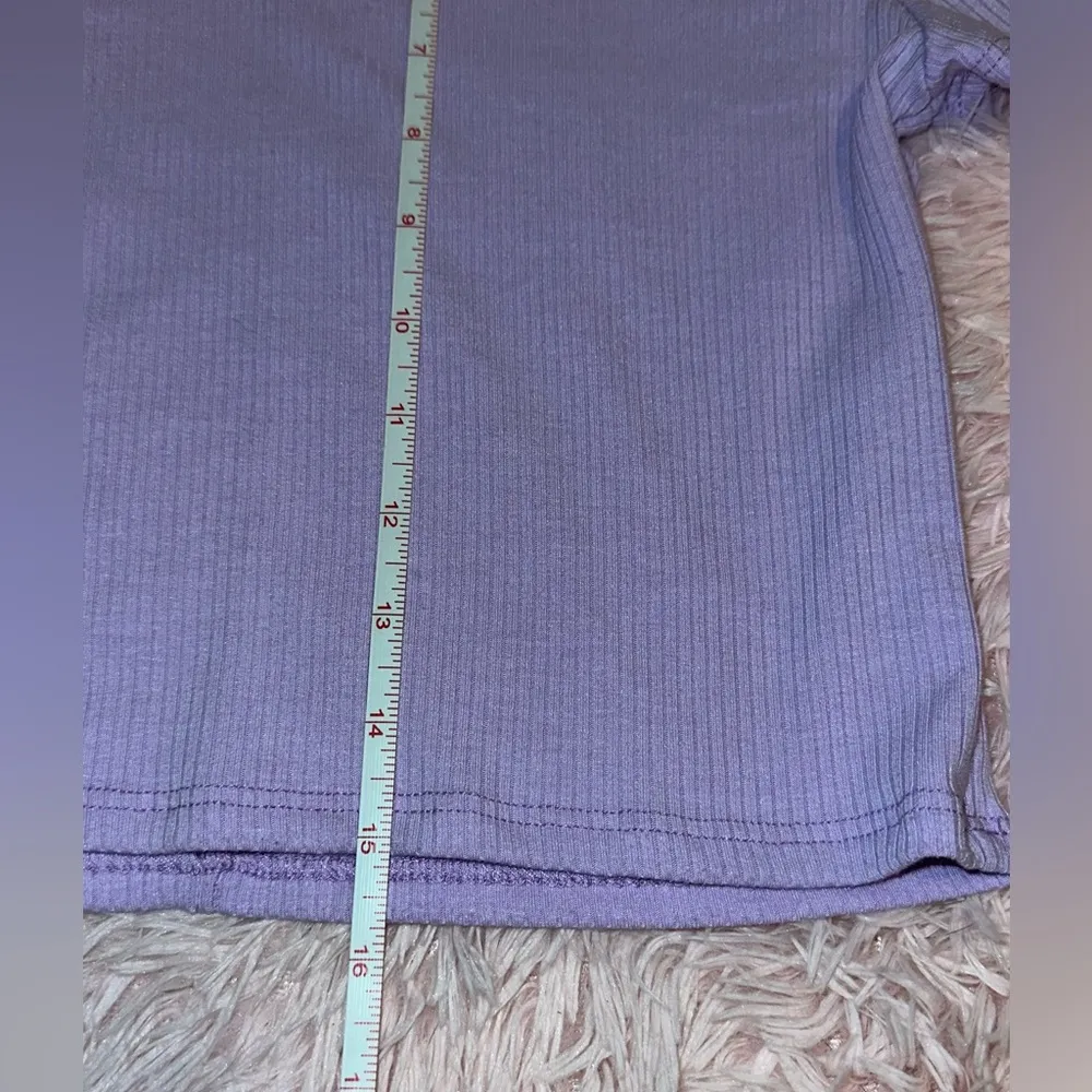 NWT Lavendar ANTISTAR Women’s Lace Short Sleeve Top Size Medium - Image 4