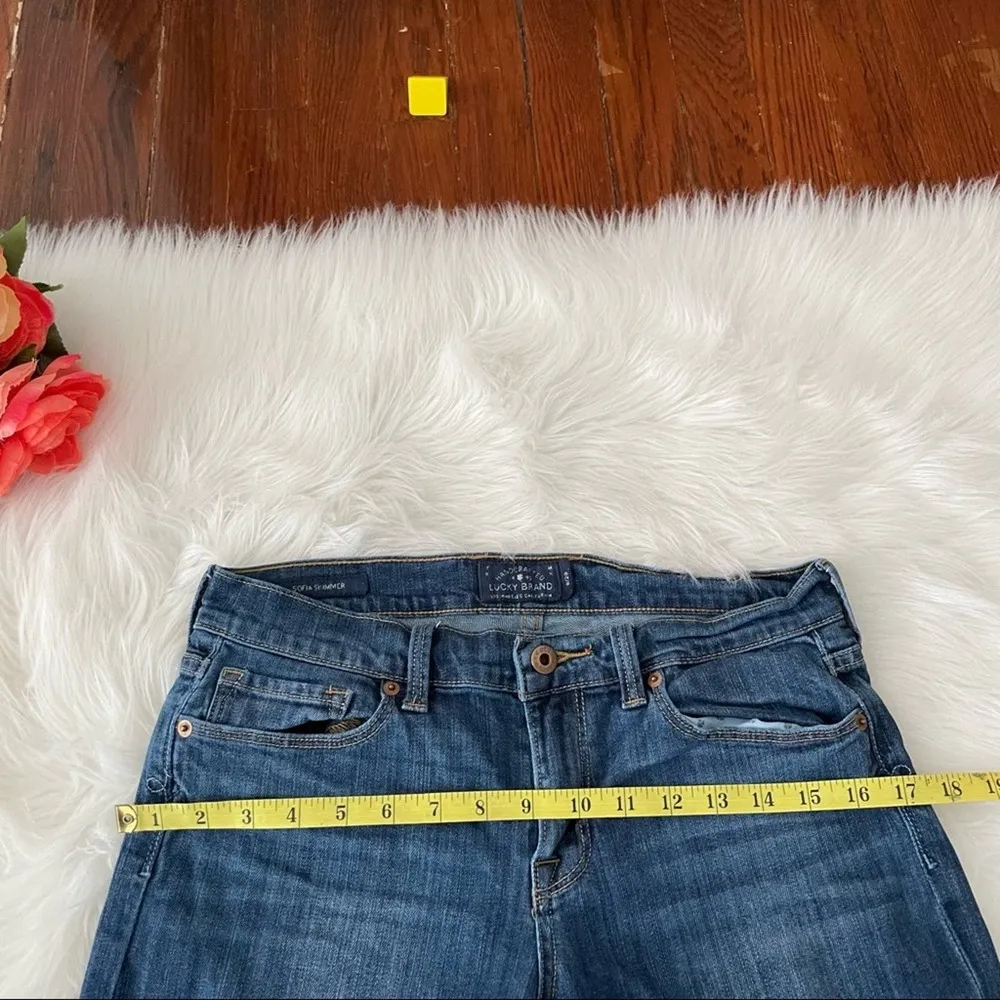 Lucky Brand Jeans Sofia Skimmer Size 8/29 Medium Wash Crop Capri - Image 4