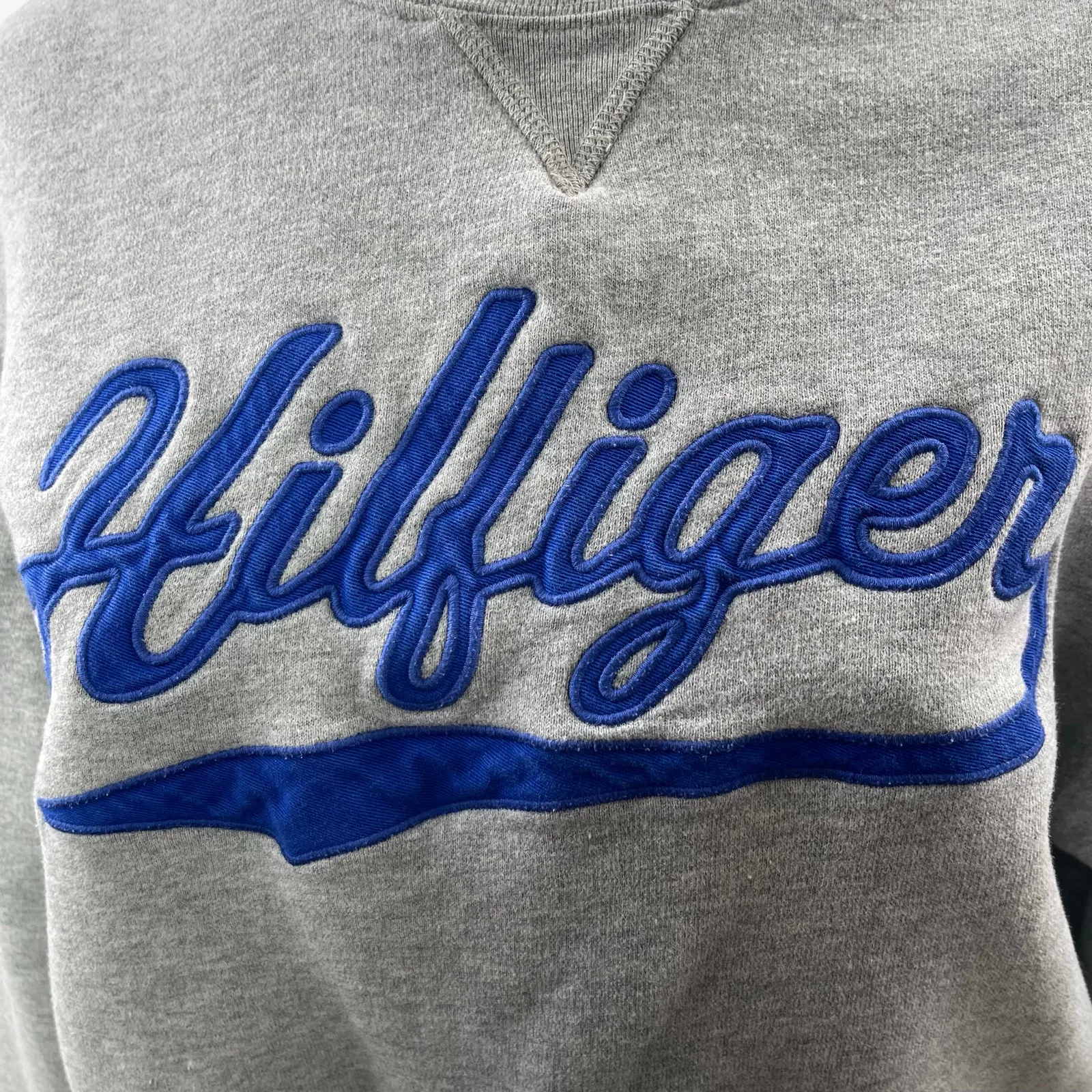 Tommy Hilfiger Women's Gray Fleece Long Sleeve Crew Neck Sweatshirt Top Size M - Image 3