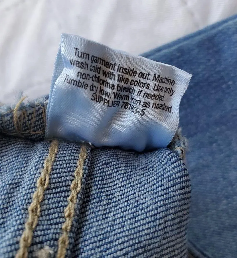 𝅺St John's Bay size 6 bootcut leg medium wash denim jeans - Image 6