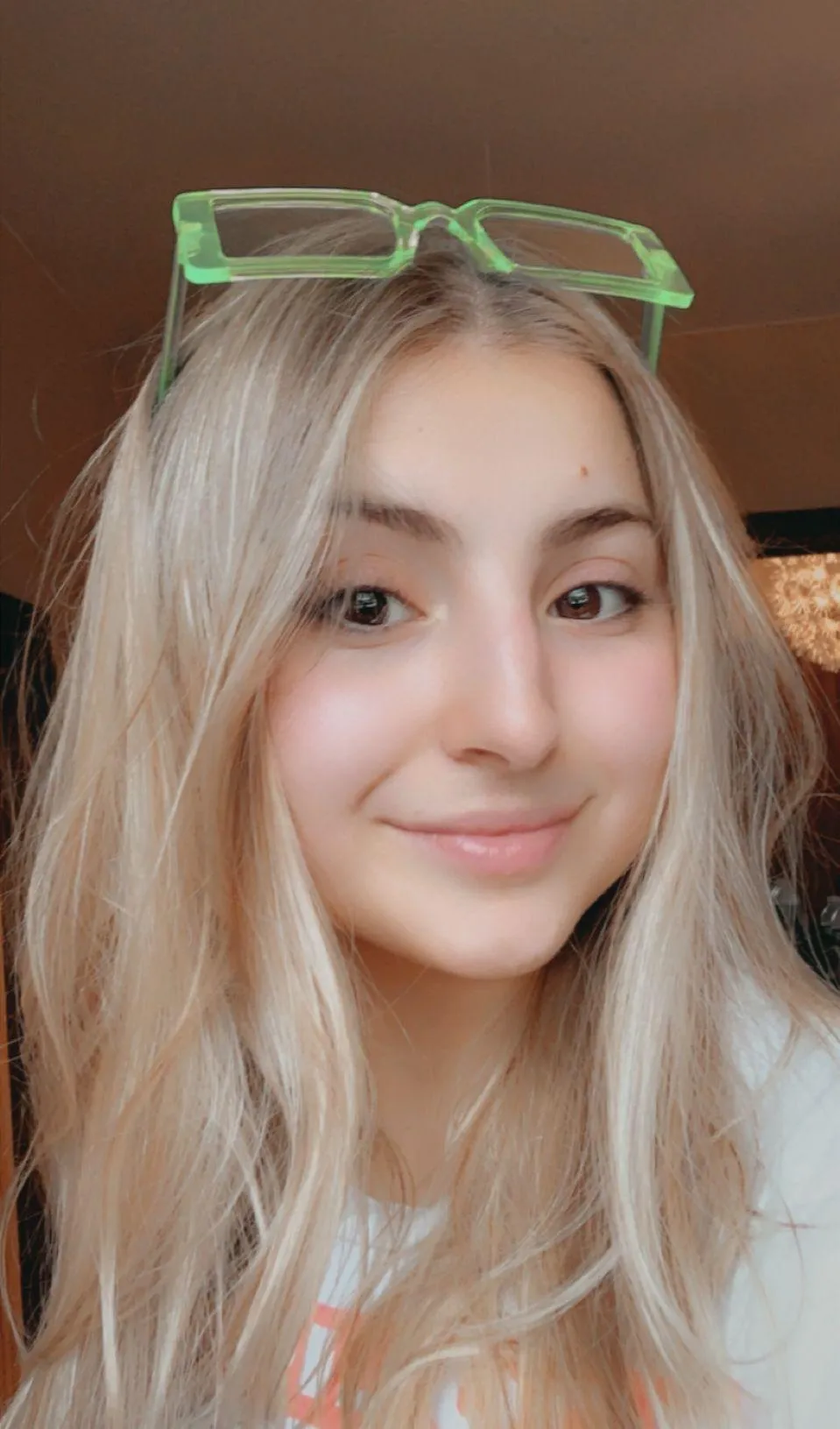 statement green sunglasses - Image 3