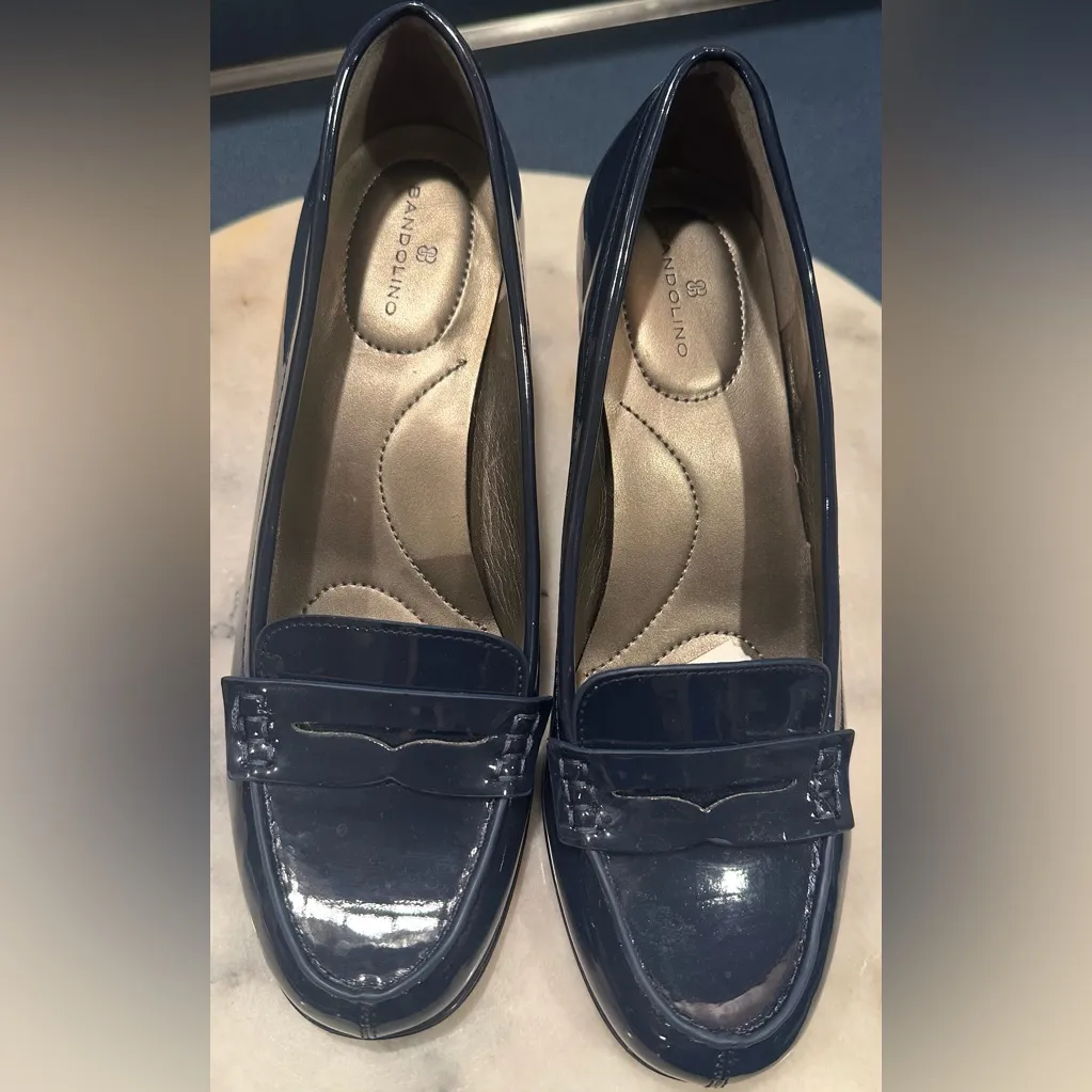 Bandolino Navy Patent Leather Penny Loafers 3 Inch Block Heels Sz 8 - Image 4