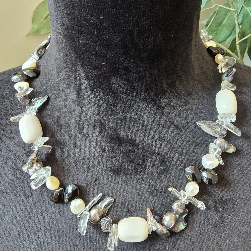 Vintage Women's Fashion Baroque Pearl & Swarovski Pearl Necklace with Lobster Black - Image 2