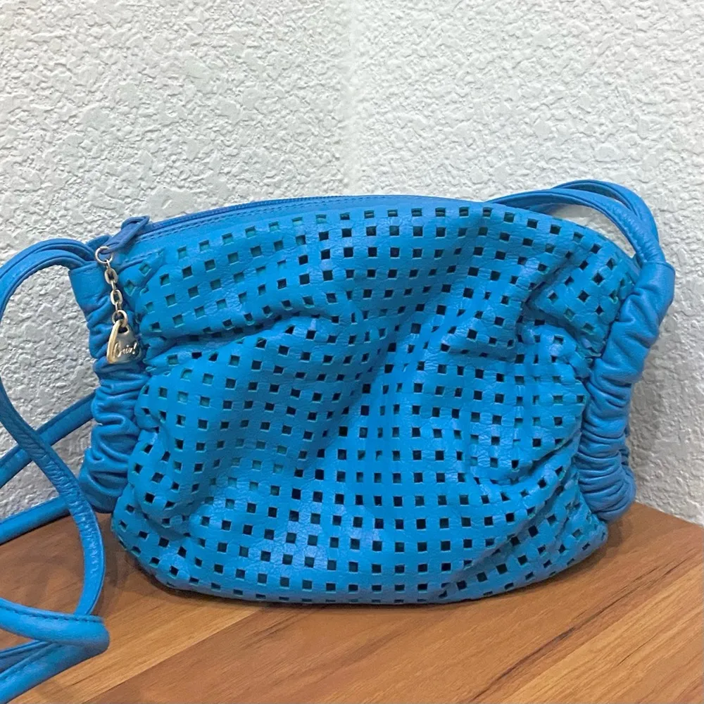 Rare Vintage BRIO! Blue Perforated Genuine Leather Barrel Shoulder Crossbody Bag - Image 9