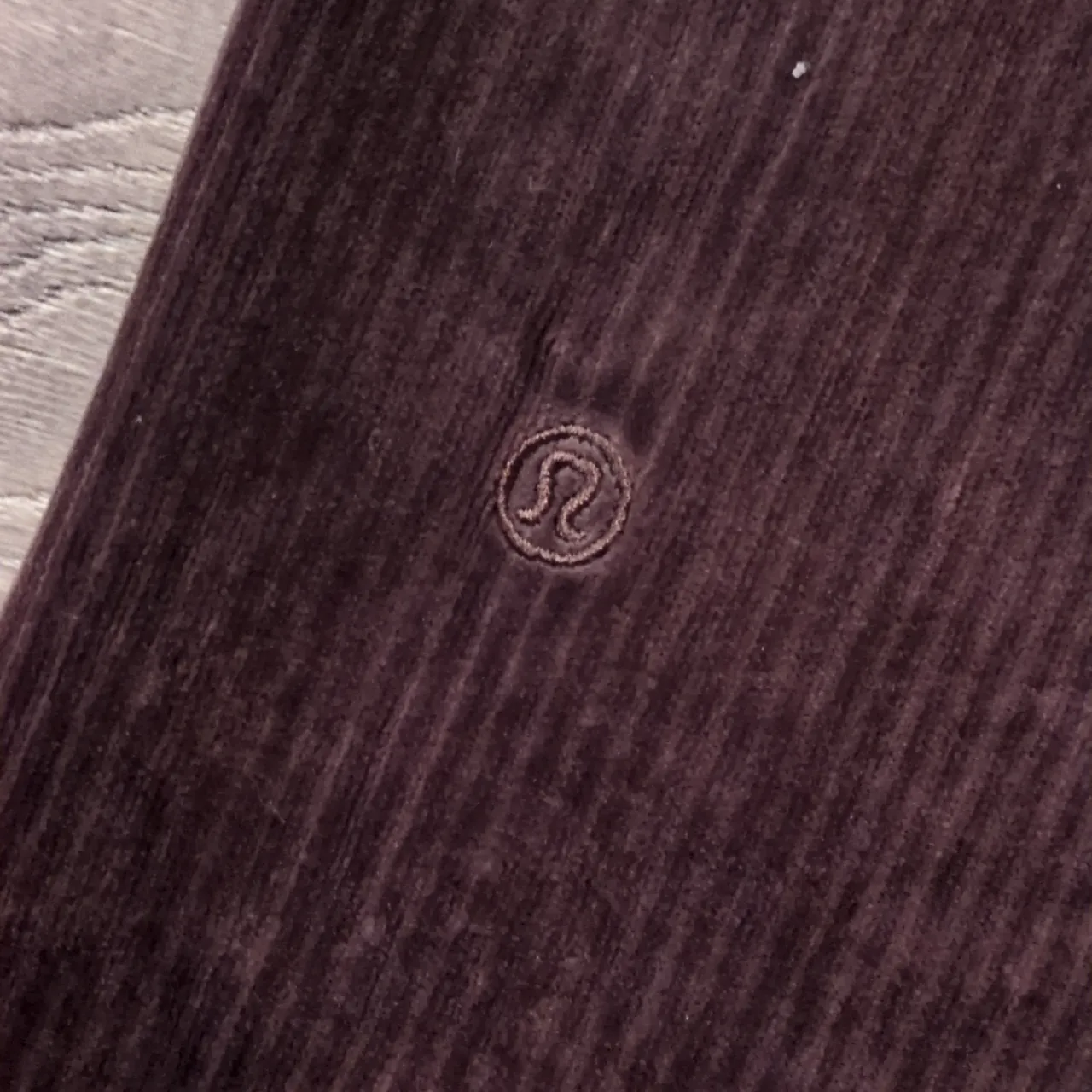 Lululemon Scuba Mid-Rise Wide-Leg Pant Velvet Cord Espresso Size 4 - Image 7