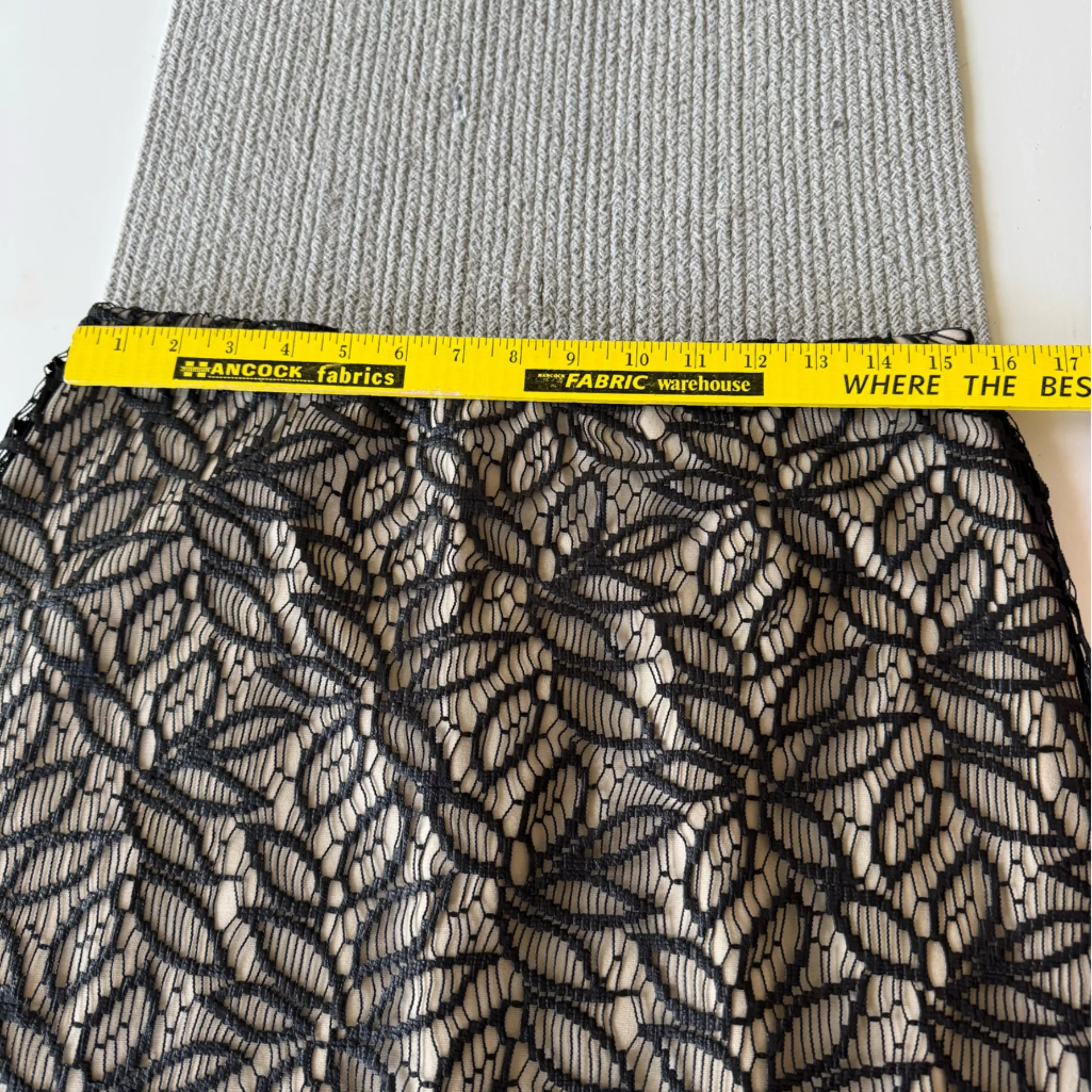 Ann Taylor Black Nude Lace Overlay Stretch Pencil Skirt Size 6 - Image 8