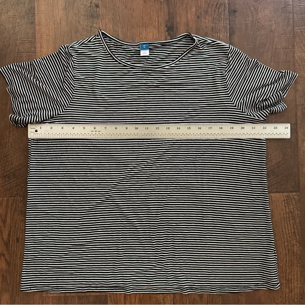 OLD NAVY Luxe black and white striped short sleeve tee shirt, size XL - Image 4
