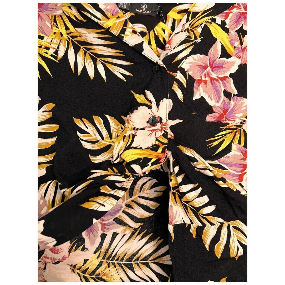 New Volcom Gen Wow Womens Cropped Tropical Floral Shirt Black XS - Image 3
