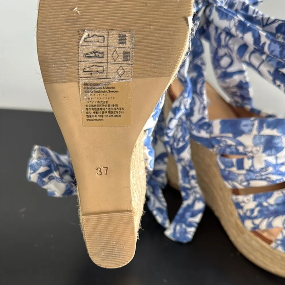 H&M  Elegant Blue Patterned Wedge Sandals Sz 37/6.5 - Image 9