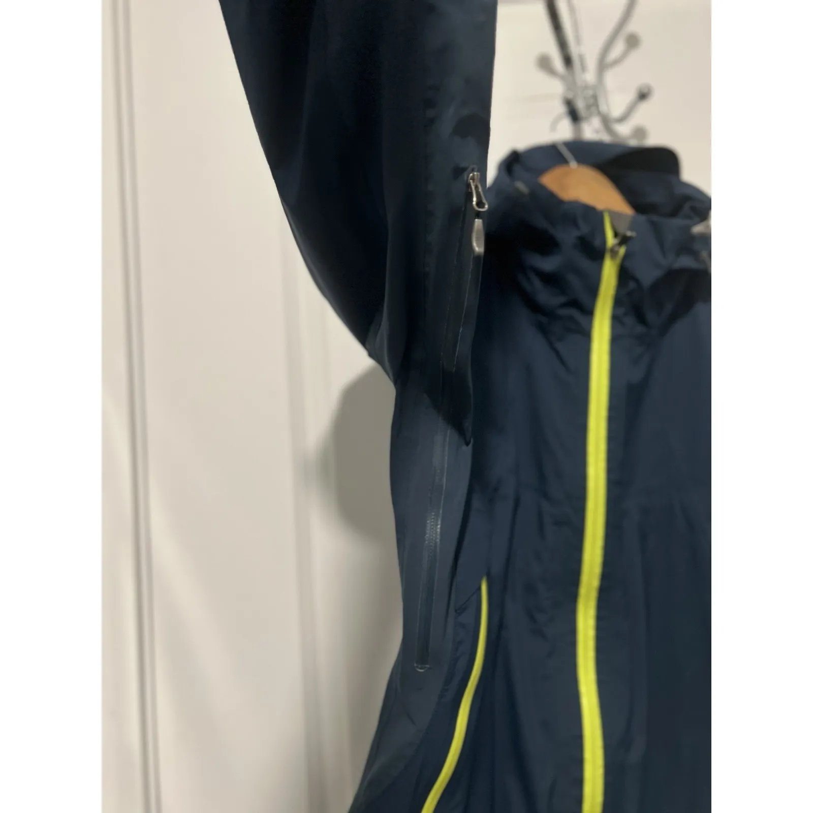 Columbia Titanium Womens Navy Backcountry Bandit Shell Hooded Zip Rain Jacket - Image 4