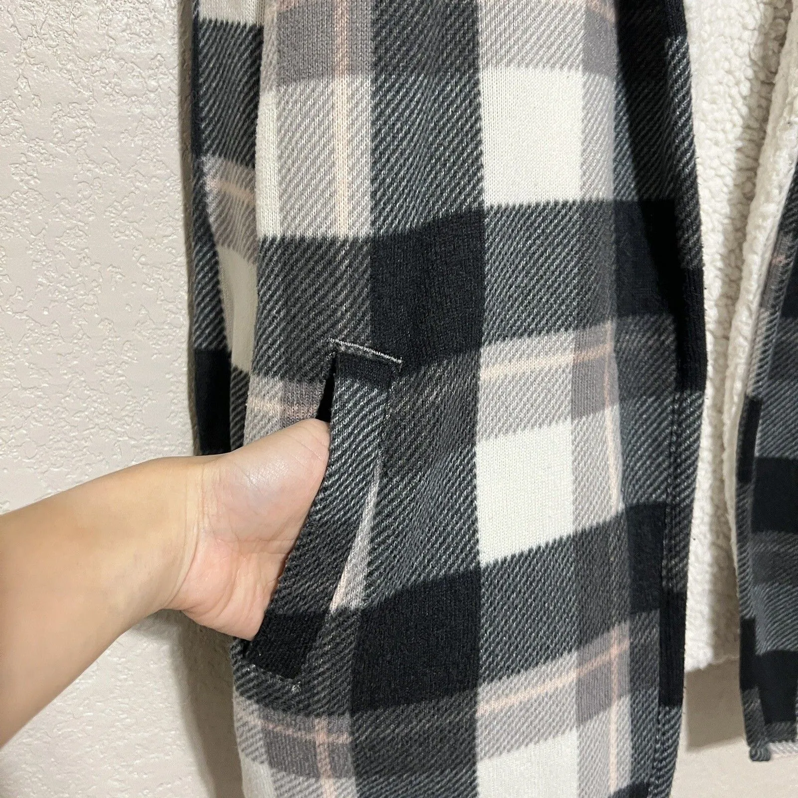 Abercrombie & Fitch Womens Sherpa Lined Plaid Jacket Size S Gray Coatigan Cozy - Image 7