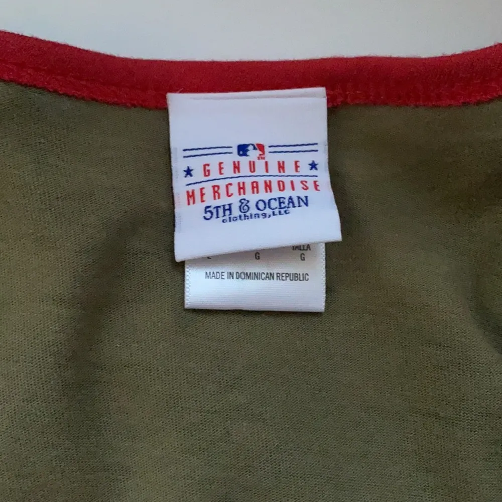 Cubs MLB glitter logo camo t-shirt, size L - Image 2