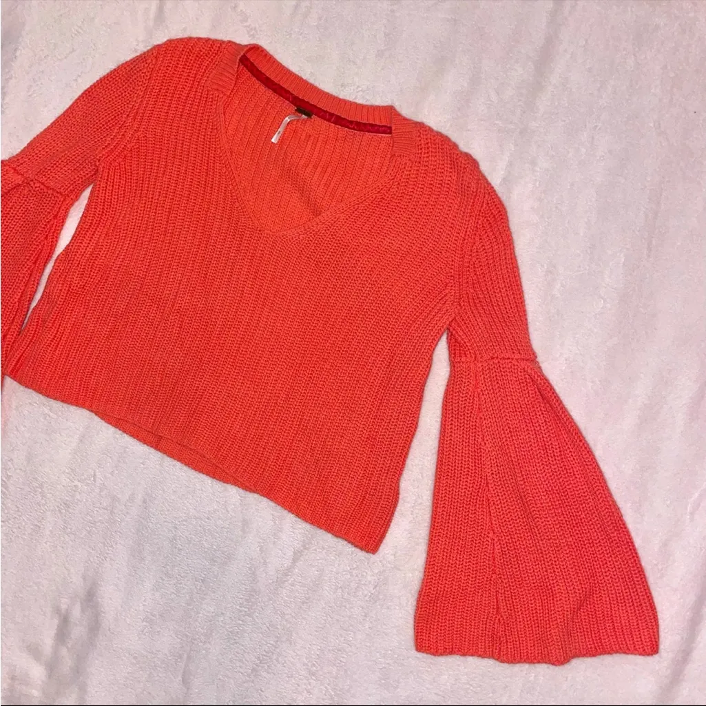 NWOT Free People Damsel Bell Sleeve top size Small - Image 3