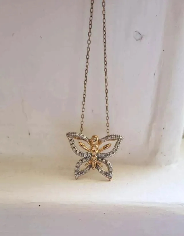 Y2K Butterfly Necklace Gold - Image 3