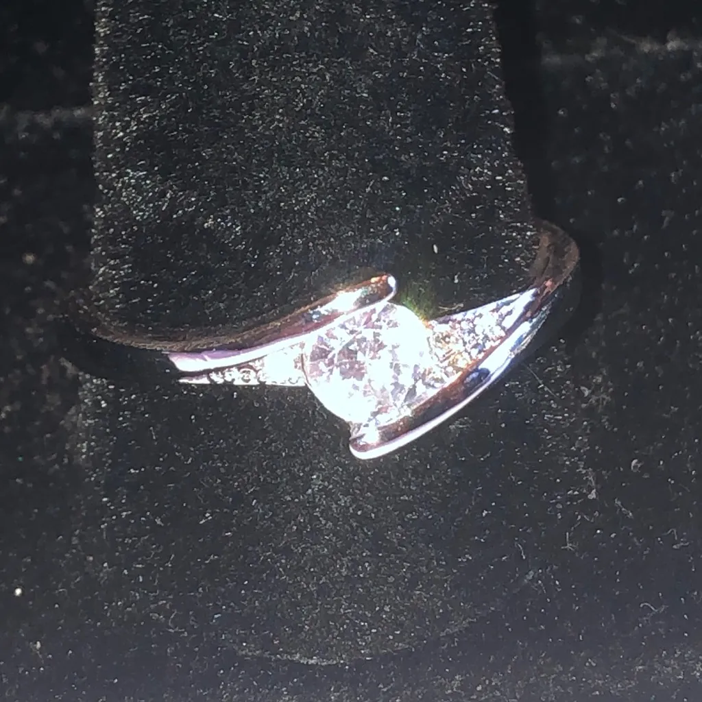 Elegant Silver Boho Ring with Clear Gemstone Size 10 - Image 2