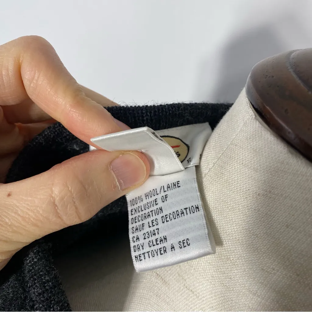 VINTAGE TALBOTS Embroidered Sequin Snowflake Cardigan - Image 6